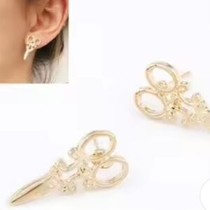 Chic Gold Scissor Shear Earrings